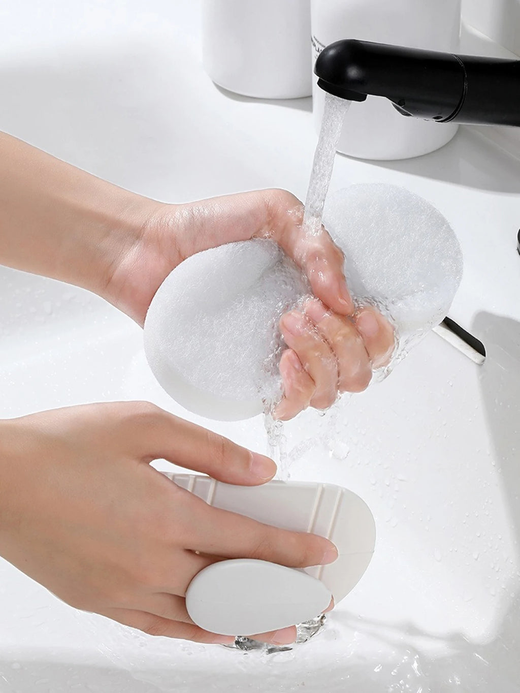 Esponja Flexível Faciiltadora de Limpeza